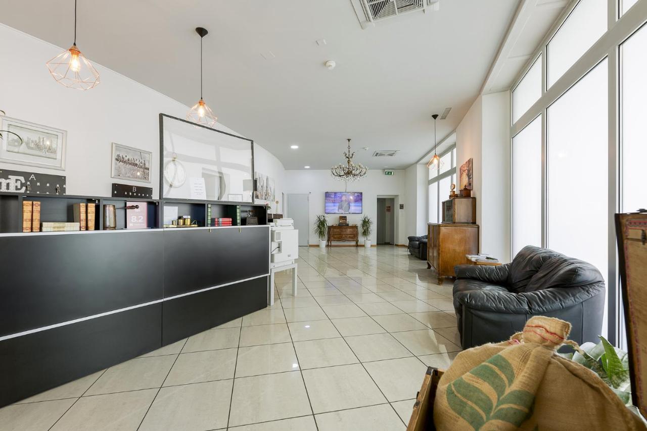 Guesthouse Lugano Apartments By Lr エクステリア 写真