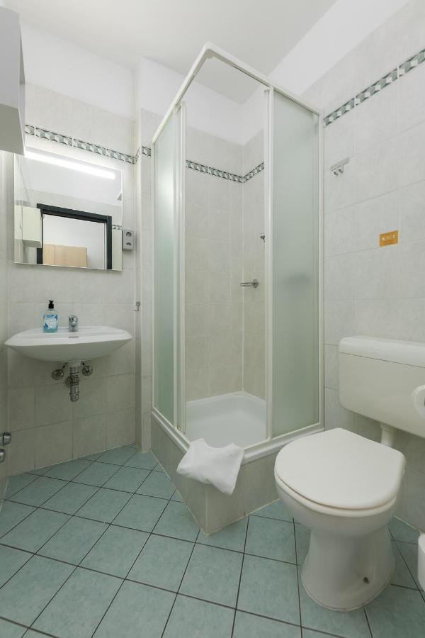 Guesthouse Lugano Apartments By Lr エクステリア 写真