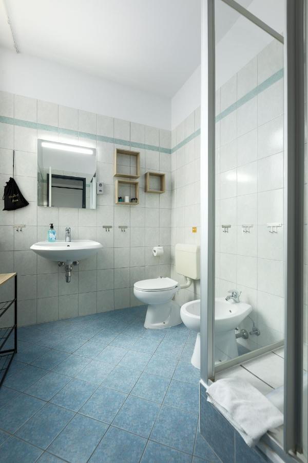 Guesthouse Lugano Apartments By Lr エクステリア 写真