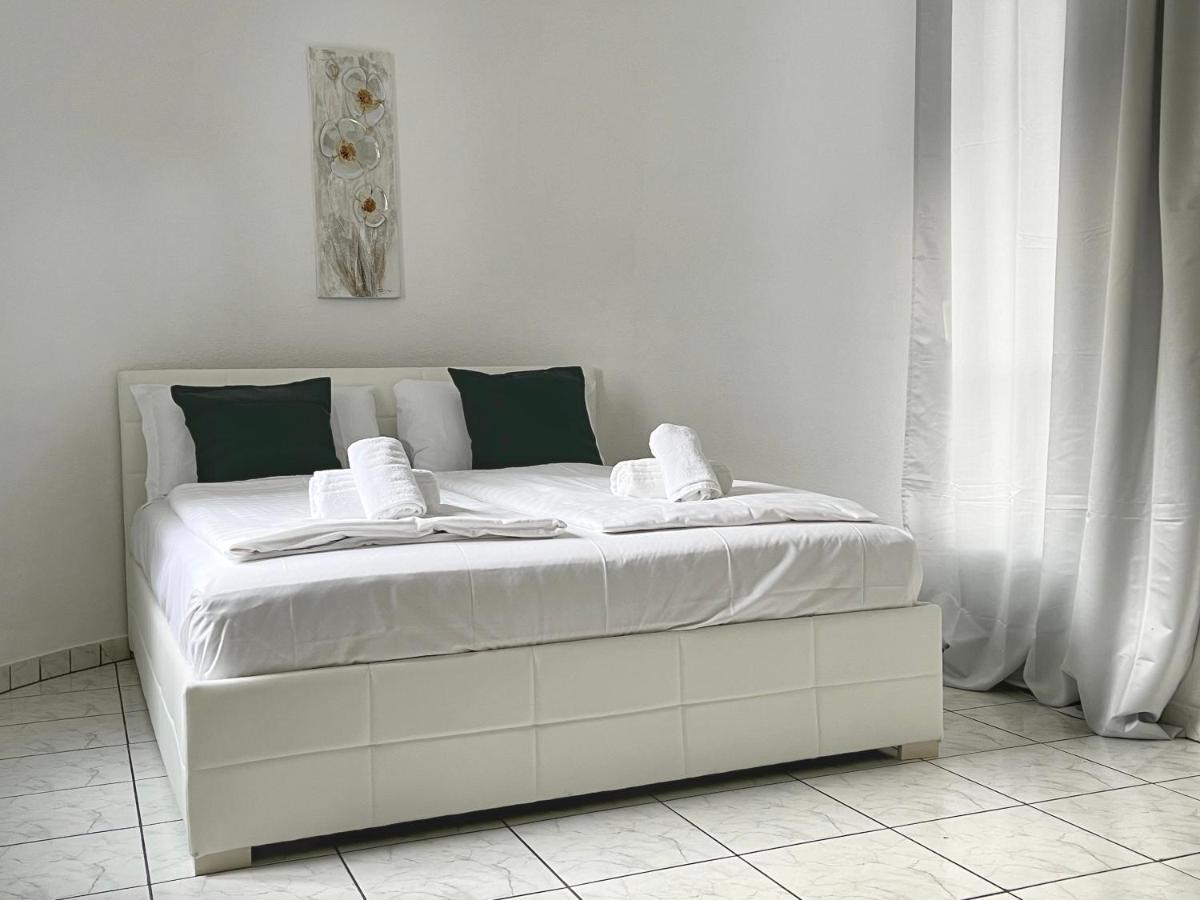 Guesthouse Lugano Apartments By Lr エクステリア 写真